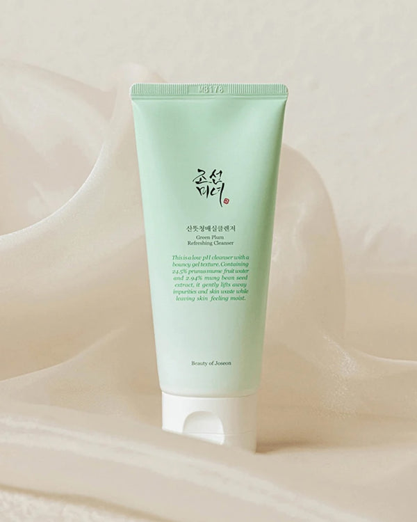 Green Plum Refreshing Vegan Cleanser